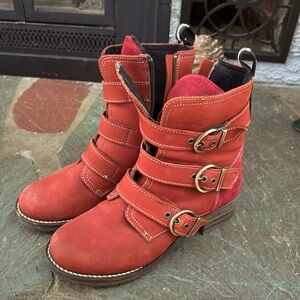 Dromedaris Side-Zip Boots - Stylish, Comfortable